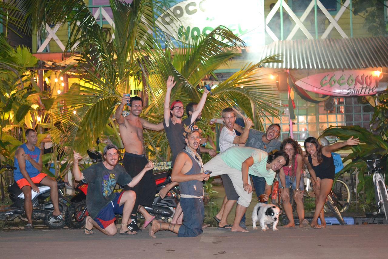 Coconut Hostel Bocas Town Exterior photo
